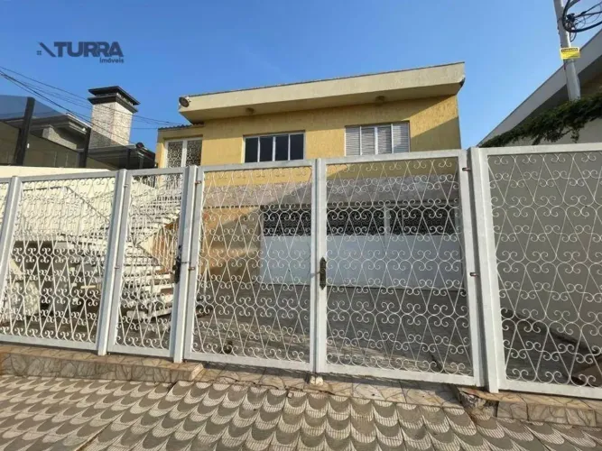 Casa com 3 dormitórios de 288 m² para venda e locação no Centro em Atibaia/SP - CA5650