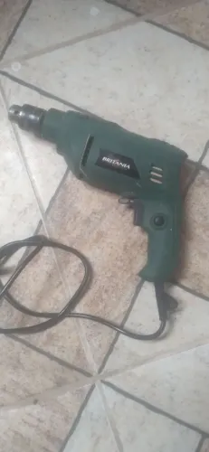 Furadeira de impacto Britânia