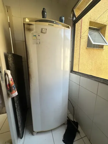 Geladeira consul leia o anúncio