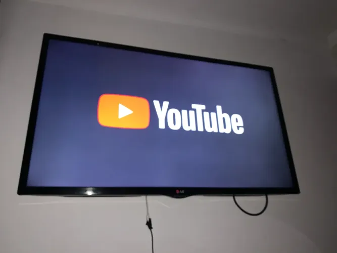 TV LG Smart 42 Full HD - Excelente estado + Suporte de Parede e Controle