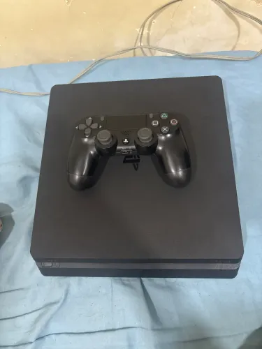 Playstation 4 Slim 500gb com 1 controle