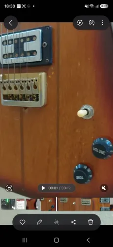 Guitarra de luthier cearense