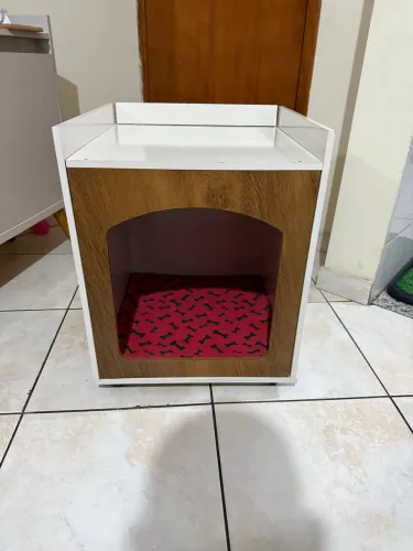 Mesa de Cabeceira Pet / Casinha para Cachorro ou Gato - Excelente Estado