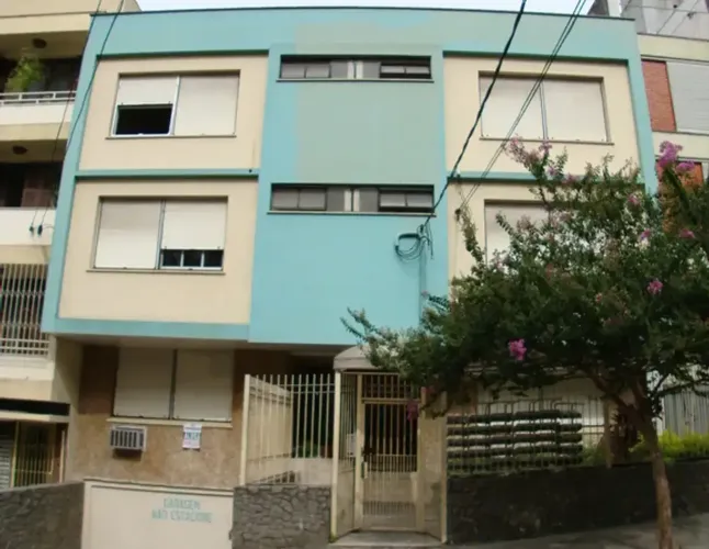 Studio totalmente reformado e semi mobiliado.