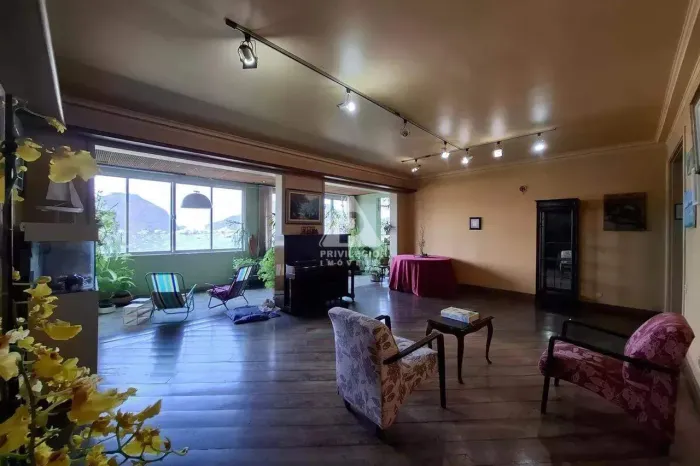 Icônico apartamento de 358m², Praia de Botafogo, vista Pão de Açúcar