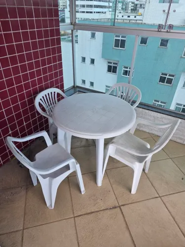 Mesa com 4 cadeiras