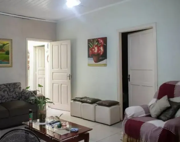 Casa assobradada à venda na Vila Jaguará na Travessa Emilio Rossi, com 2 dormitórios