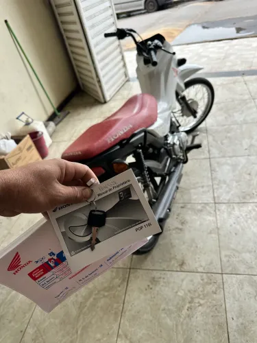 Moto muito nova vale ano 24 modelo 24