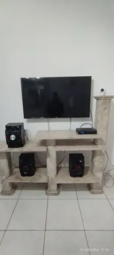 Estante para TV em mármore