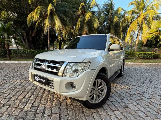 Mitsubishi Pajero HPE Full 3.2 4X4 T.i.dies. 5P AUT 2013