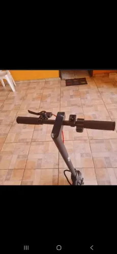 A Patinete elétrica Novo na caixa