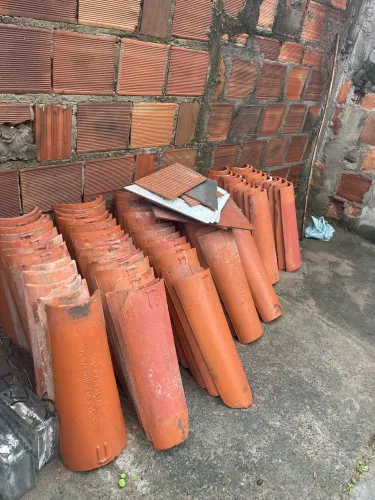 80 Telhas de cerâmica