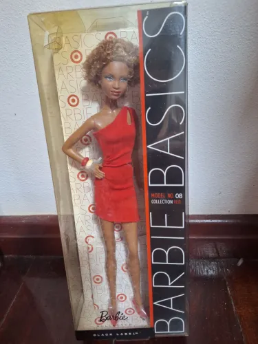 Barbie Basics collection RED - MODEL 08 - nunca removida da caixa (NRFB)