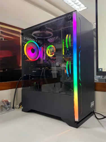 PC GAMER AMD - RYZEN 5 | RX 6600 | 16 RAM