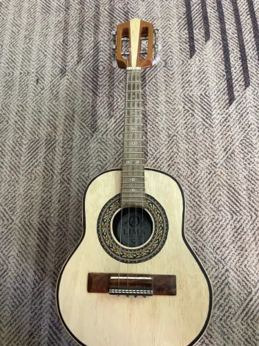 Cavaquinho Lima de Angelim vermelho maciço