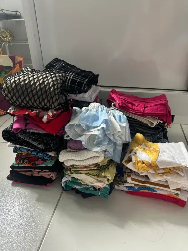 Lote de roupas para bazar