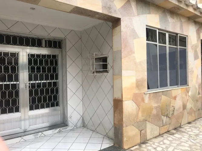 EXCELENTE CASA EM NILOPOLIS 