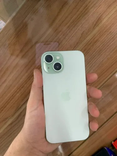 iPhone 15 impecável
