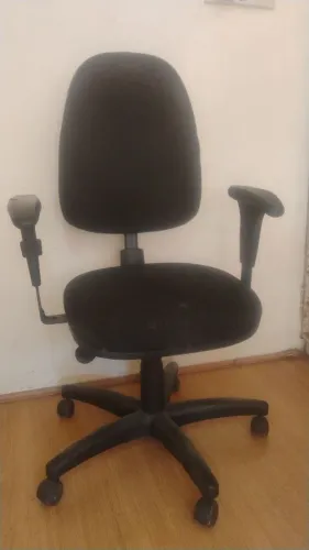 Cadeira ergométrica regulagem de altura e encosto 
