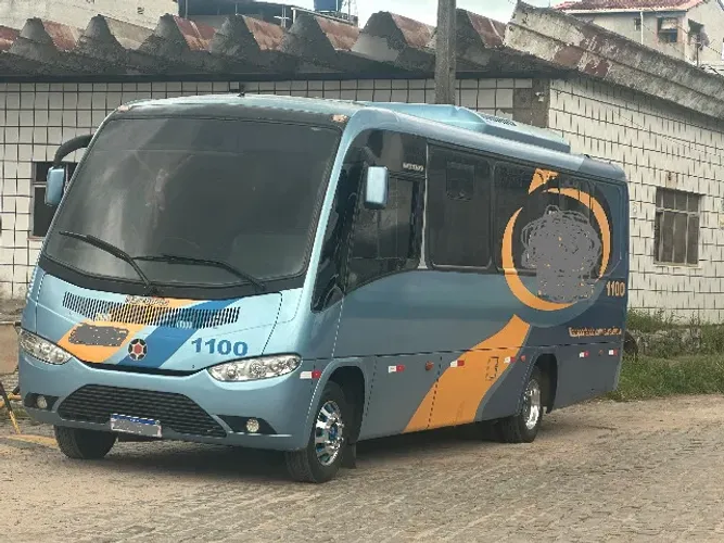 Micro-ônibus SENIOR 2010 25 lugares