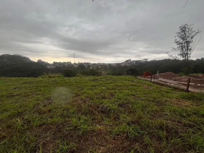 Vendo ou troco terreno por moto