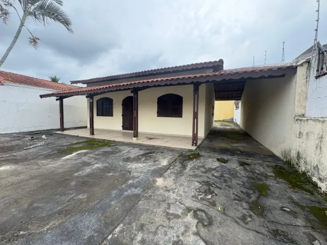 Casa para Venda em Itanhaém, Grandesp, 2 dormitórios, 1 banheiro, 5 vagas