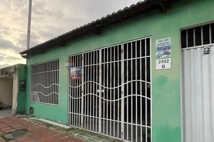 "Casa Comercial na Lagoa Nova: Expanda Seu Negócio!"