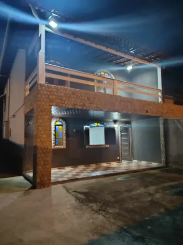 Imóvel para aluguel tem 100 metros quadrados com 4 quartos