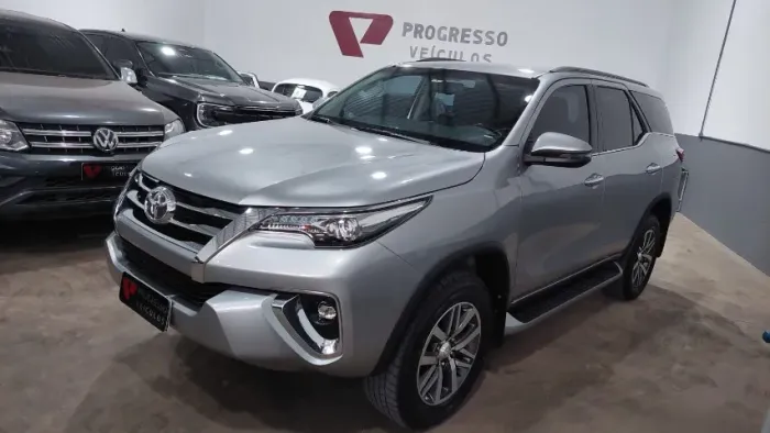 Toyota Hilux SW4 SRX 4X4 2.8 TDI 16V Dies. Aut. 2020