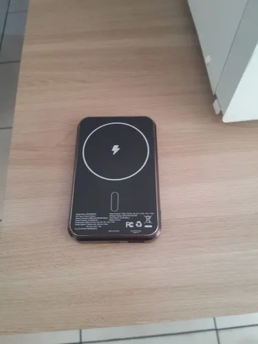 Vendo bateria portátil para iPhone usado pouco