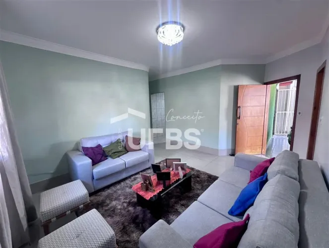 Casa Exclusiva de 4 Quartos no Jardim Ana Lúcia