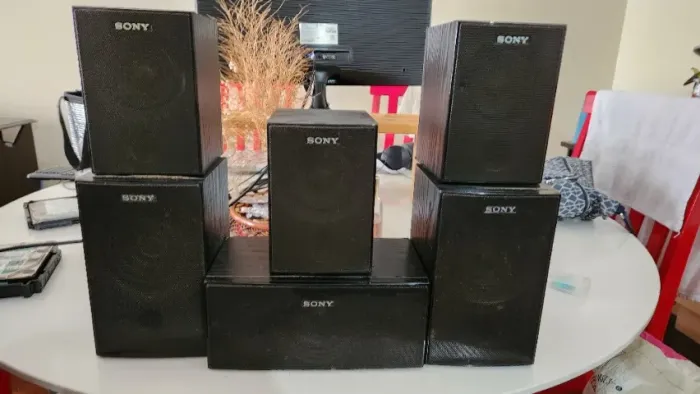 Conjunto de caixas de som para home theater