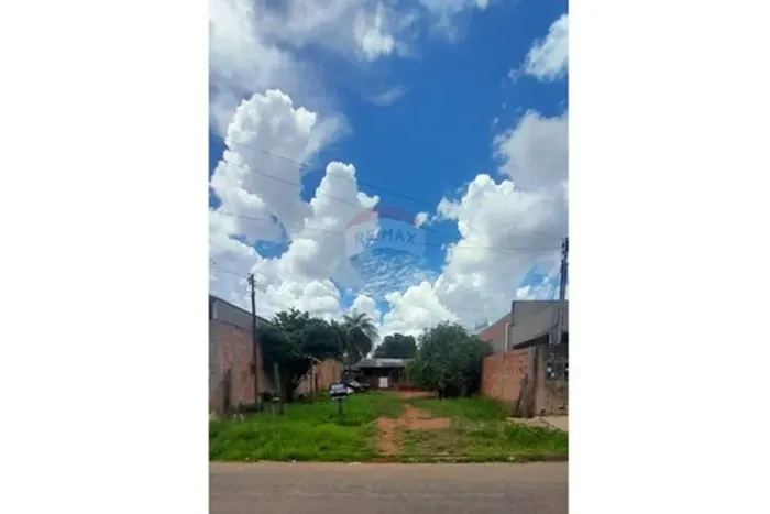 "Terreno Imperdível, 300m² no Jardim Iguassu II"
