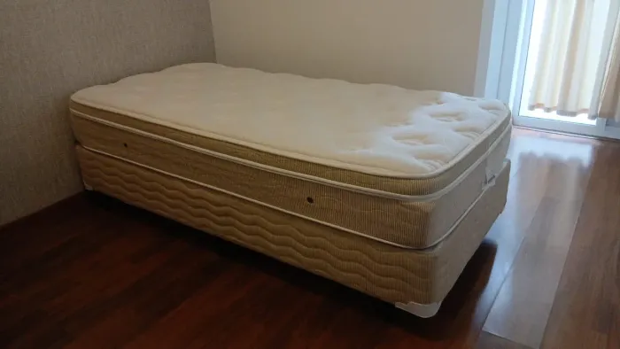 Cama Box Simmons Solteiro King
