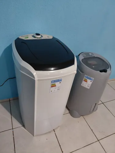 Máquina de lavar e centrífuga . entrego