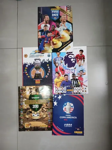 Álbuns de figurinhas vazios