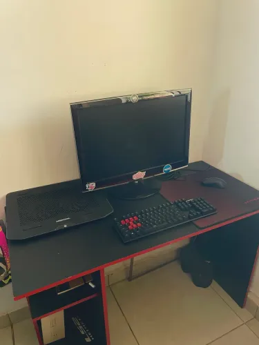 MESA GAMER + acessórios 