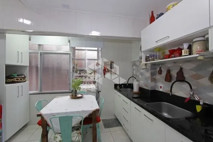 Apartamento 2 quartos mobiliado no centro proximo da UFRGS