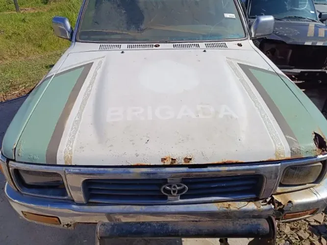 Capo Toyota Hilux SR5 1996 ate 2004 