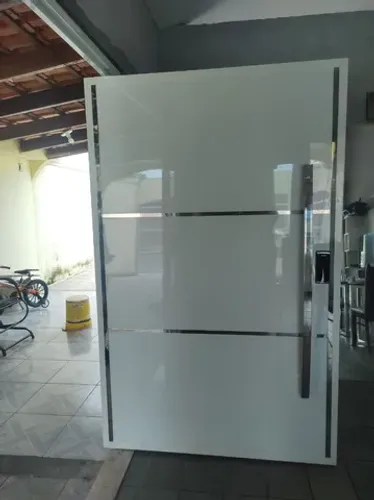 Portas pivotantes de acm alumínio 