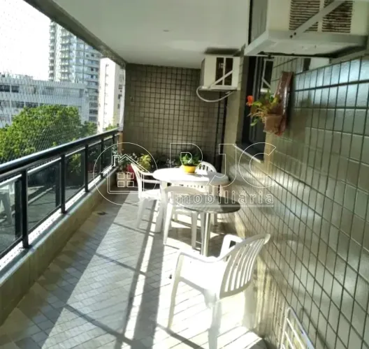 Imóvel para venda possui 132 metros quadrados com 3 quartos em Tijuca - Rio de Janeiro - R