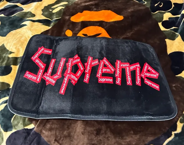 Tapete Supreme Logo 60cm x 40cm