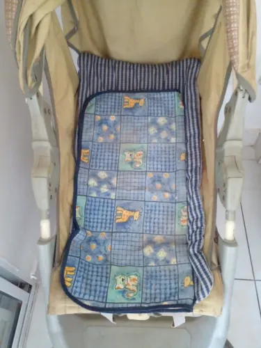 Vendo carrinho de bebê