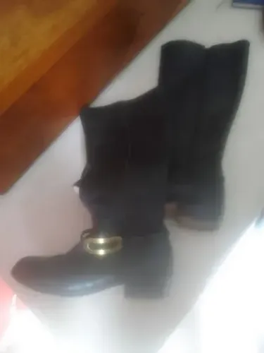 Bota semi nova