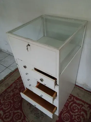 Gaveteiro com Vitrine expositor Branco