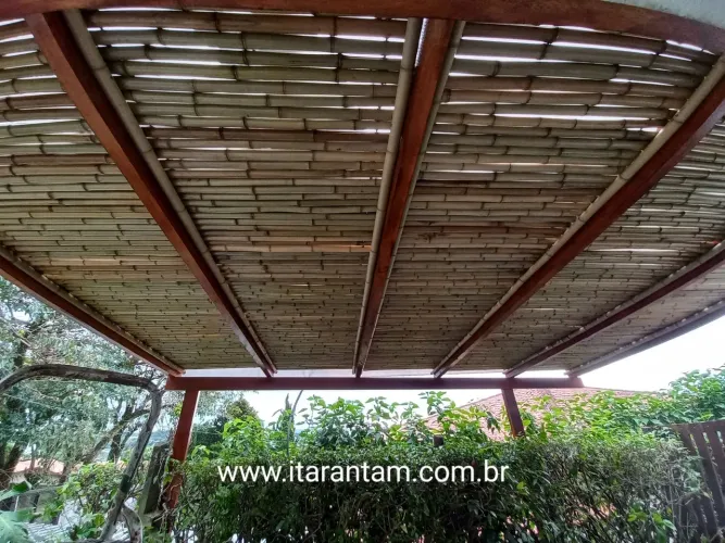 Forro de teto de bambu