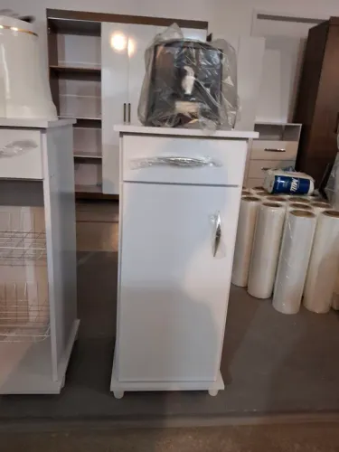 Balcão para gela água com 1 porta
