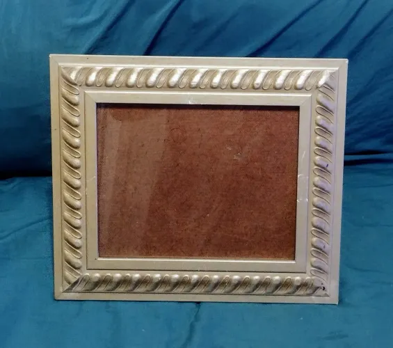 Moldura de madeira antiga ouro velho Tam 35x30cm