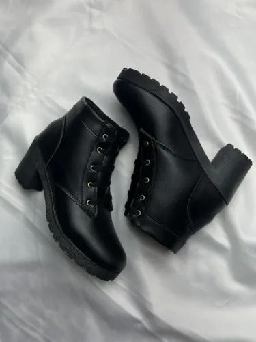 OFERTA! Bota Feminina Coturno Salto Grosso Moda Tratorado Cano Curto