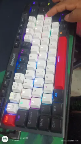 Teclado mecânico gamer redragon magic wand RGB switch Brown 